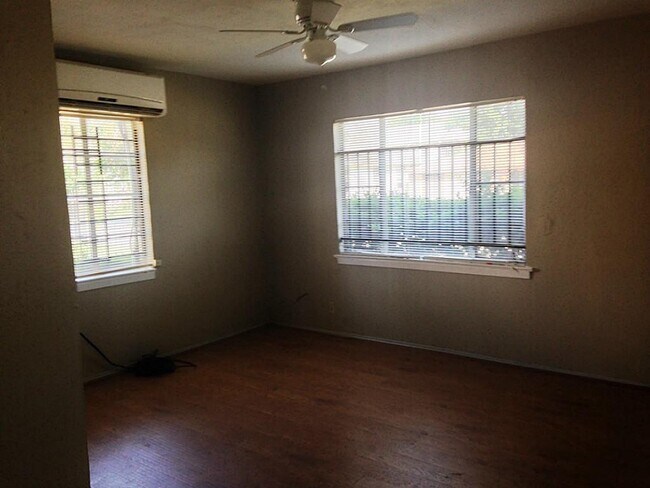 Foto del edificio - 5342 Leeland St