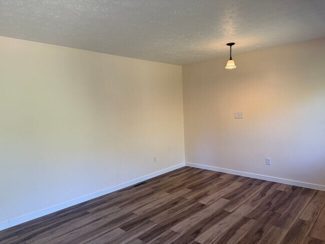 Foto del edificio - 6070 Brooklyn Rd