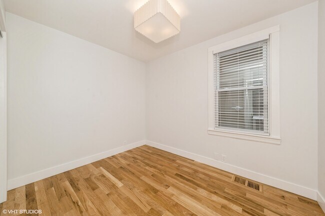 Foto del edificio - 2524 W Lyndale St
