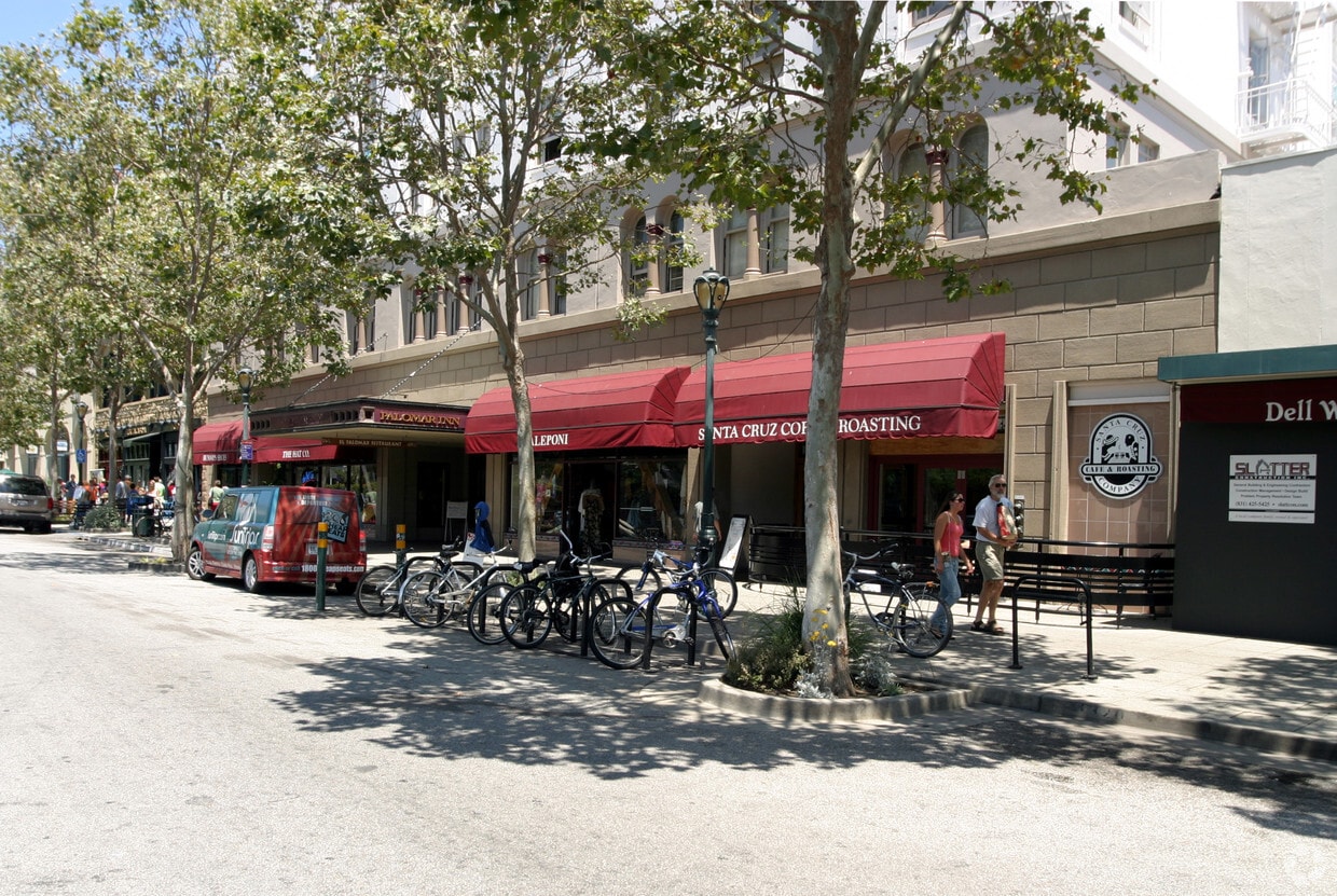 Streetview - The Palomar Inn