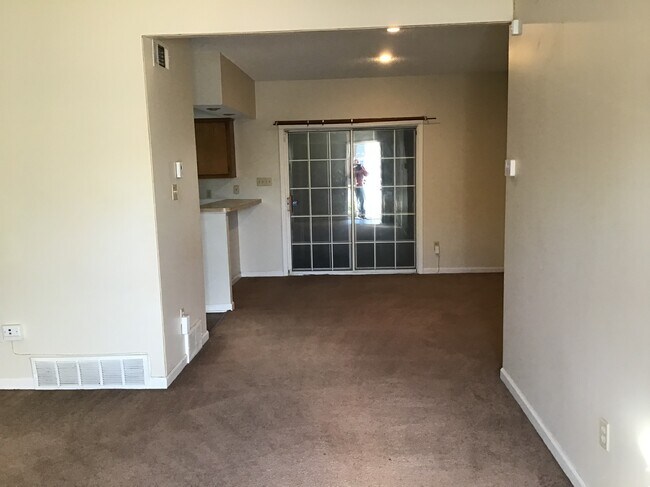 Foto del edificio - 6550 Fern Creek Dr