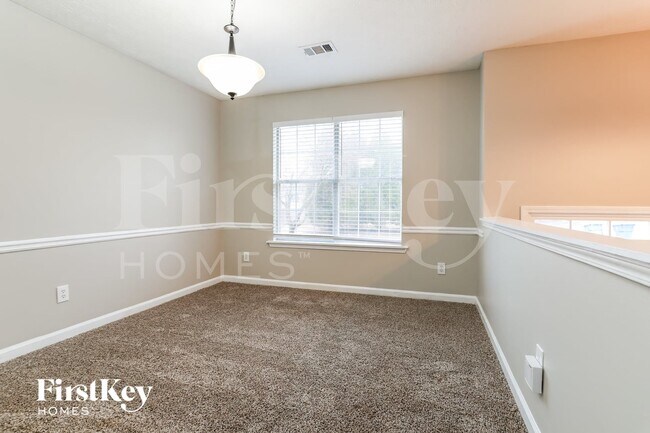 Foto del edificio - 204 Whistleville Ct
