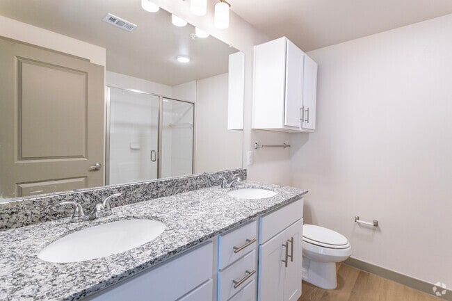 3BR, 2BA - 1,383SF - Primary Bathroom - Woodview