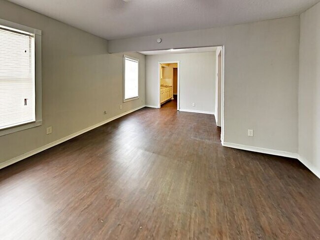 Building Photo - $1000 OFF 1st Month*. No App Fee