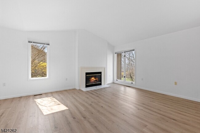 Foto del edificio - 8 Canada Goose Dr