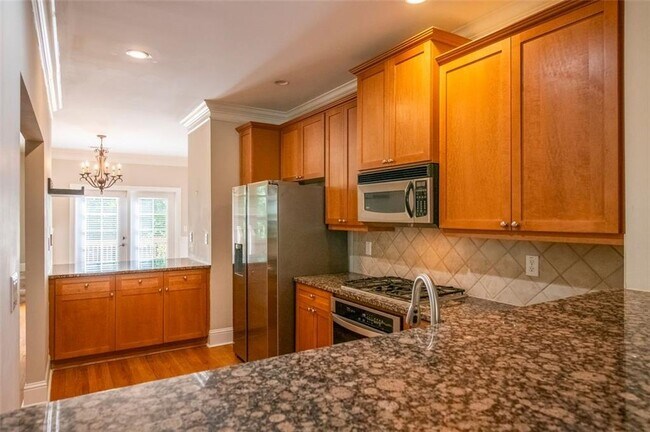 Building Photo - 5510 Glenridge Park NE
