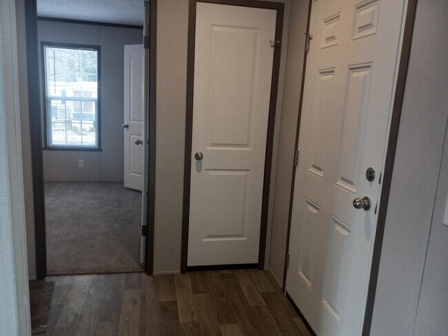 Building Photo - 316 Tamarack Trail