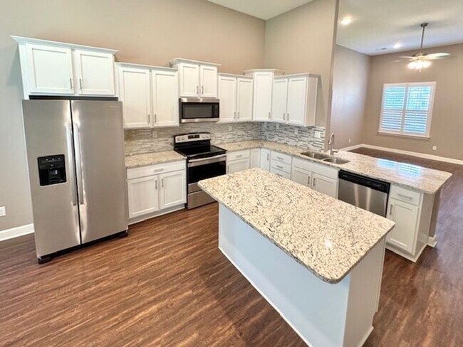 Foto del edificio - Move In Special! Now Leasing A 4 Bedroom 3...