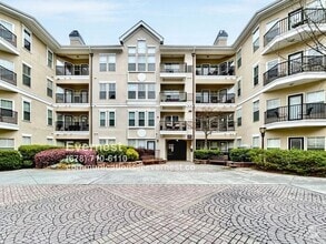 Building Photo - 1850 Cotillion Dr