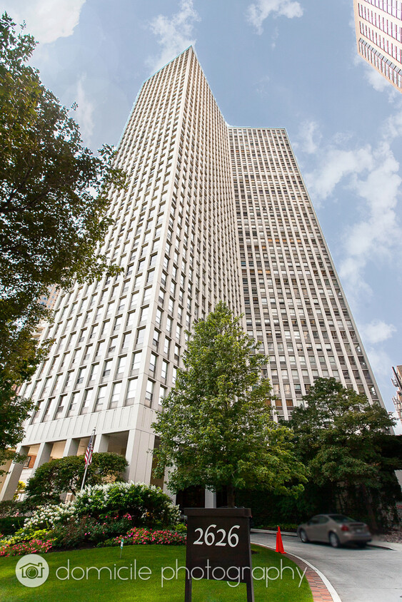 Primary Photo - 2626 N Lakeview Ave
