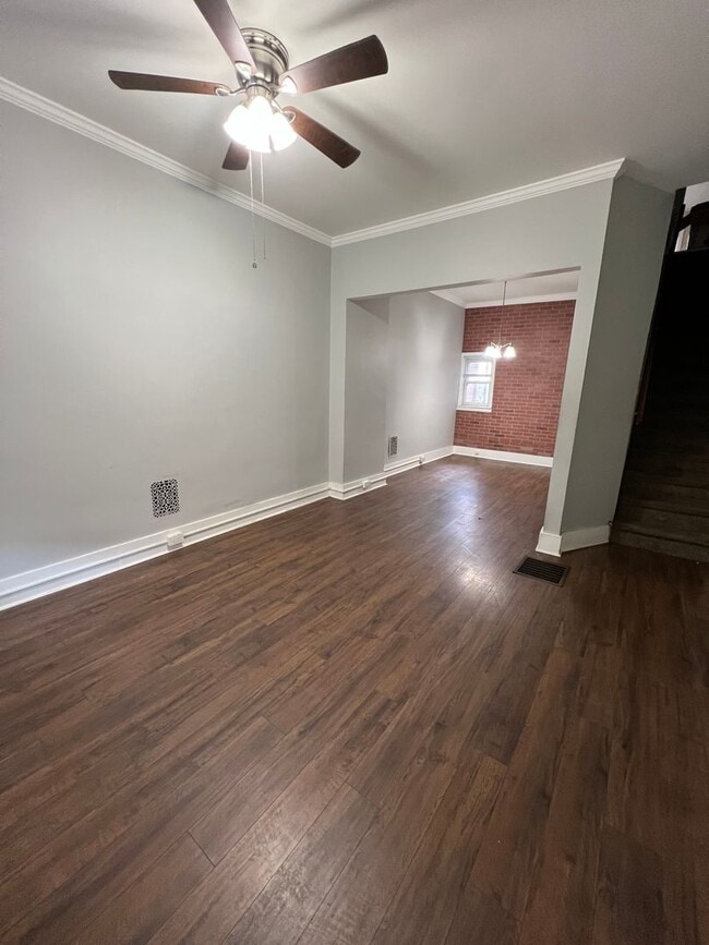 Building Photo - 4 Bedroom Home in Harrisburg City Coming S...