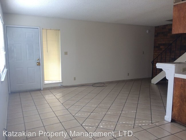 Building Photo - 2919 Toyon Dr