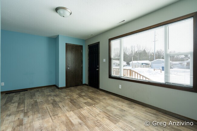 Livingroom3 - 3526 Max Paulsen Dr