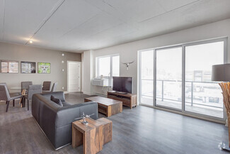 Building Photo - 3105 Promenade du Quartier-Saint-Martin