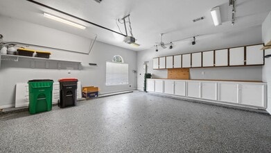 Building Photo - 118 Hillsborough Dr W