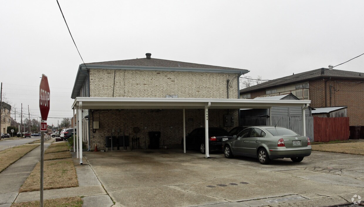 Foto principal - 3644 Delaware Ave