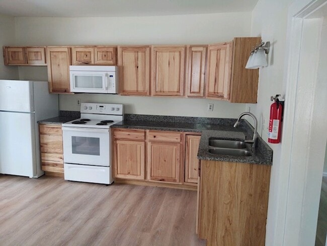 Building Photo - 56 Park St