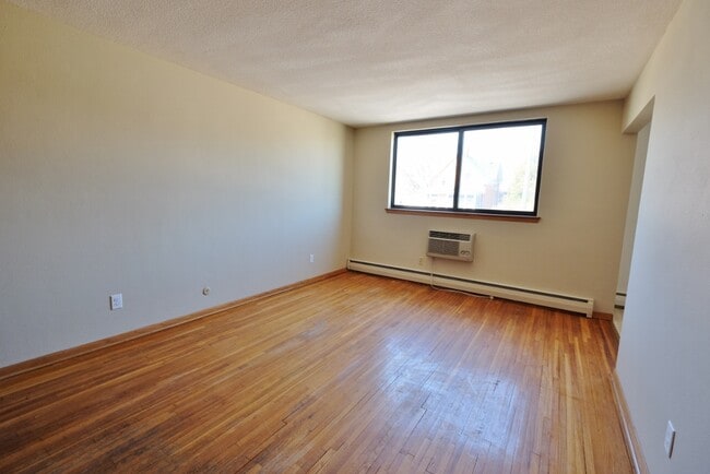 Building Photo - Randolph Apartments | 1172