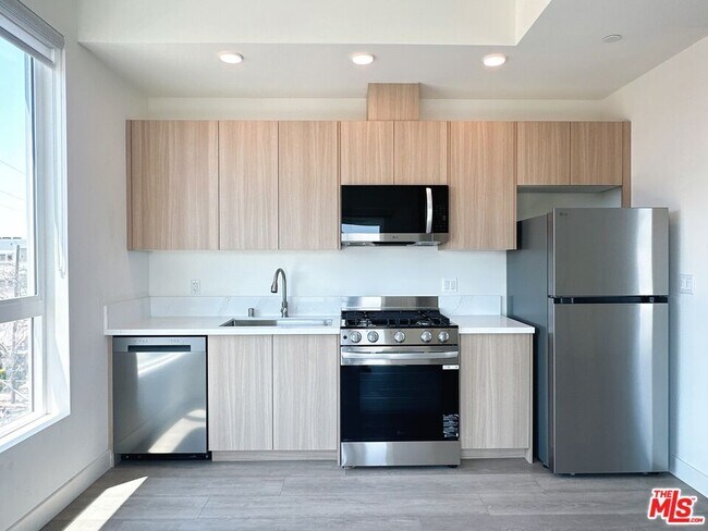 Foto del edificio - 1106 S Kenmore Ave