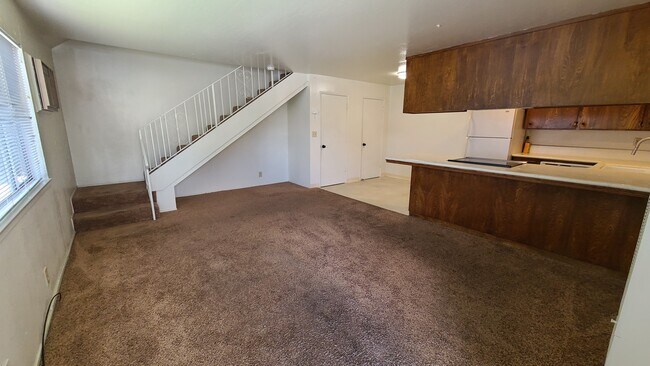 Foto del edificio - 1240 Juniper Dr