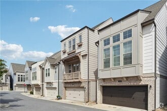 Building Photo - 1105 Kirkland Circle