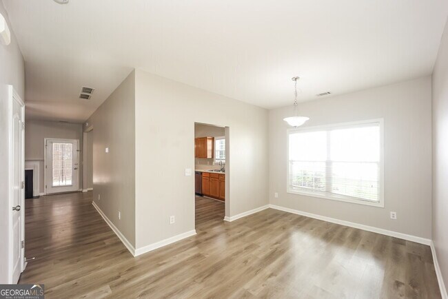 Foto del edificio - 323 Oakhaven Way