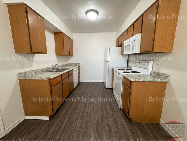 Building Photo - 2214 Meppen Dr