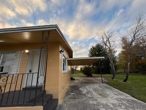 Building Photo - 416 Sun Ct