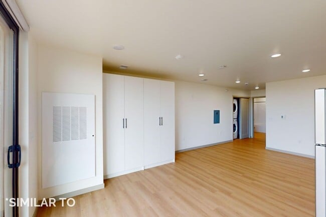 Interior Photo - Crooks Reserve