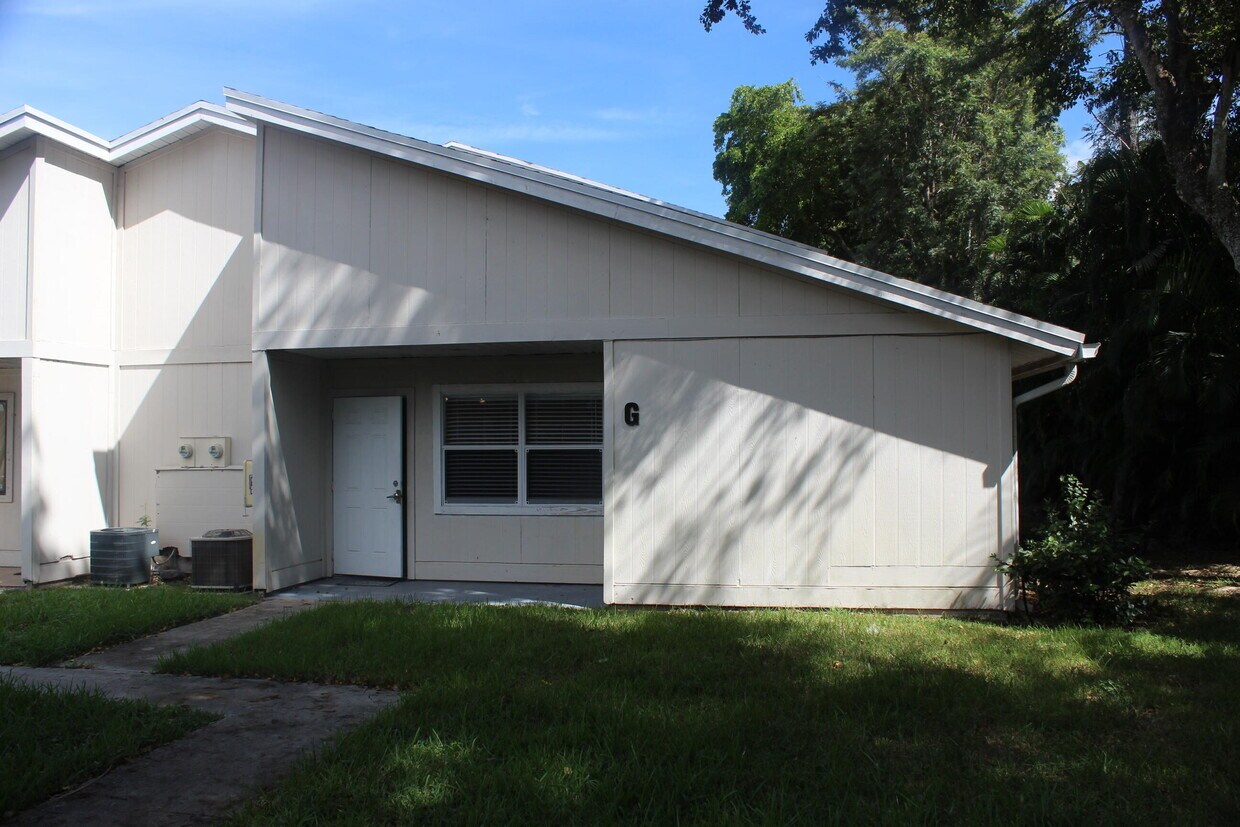 5320 Elmhurst Rd Unit G, West Palm Beach, FL 33417 Condo for Rent in West Palm Beach, FL