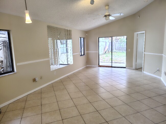 Building Photo - 6560 Chantry St