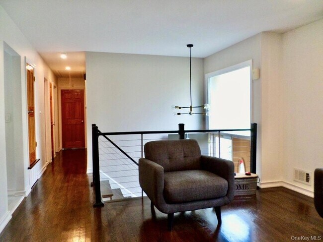 Foto del edificio - 8 Jodi Ln