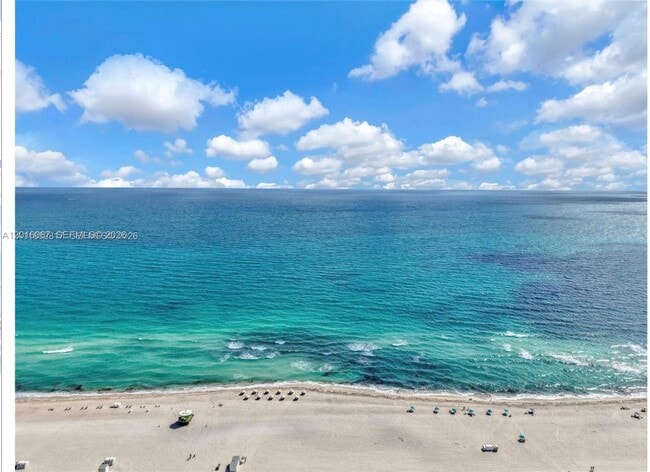 Foto del edificio - 5700 Collins Ave