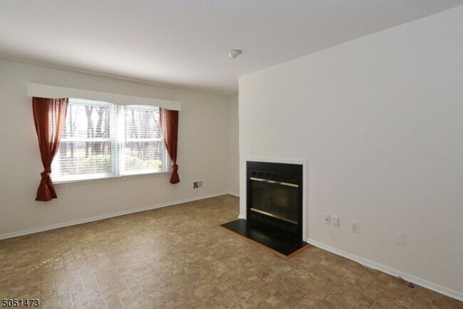 Foto del edificio - 15 Harwich Ct