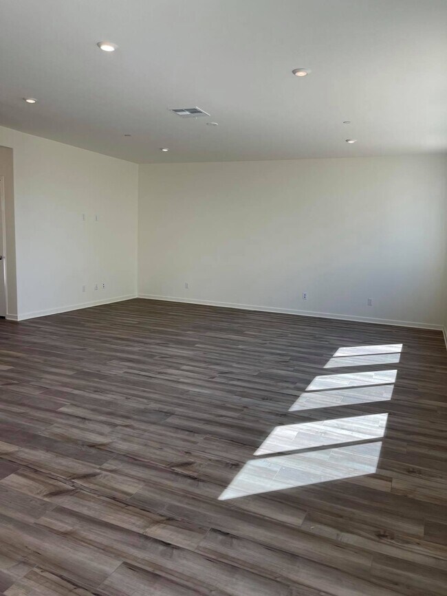 Building Photo - 24967 Dassault Ct