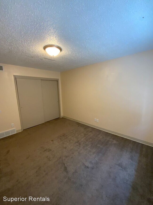 Building Photo - 2 br, 1 bath Apartment - 302 Melody Lane