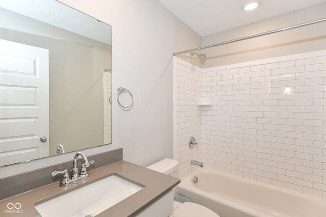 Building Photo - 5043 Maddox Ln