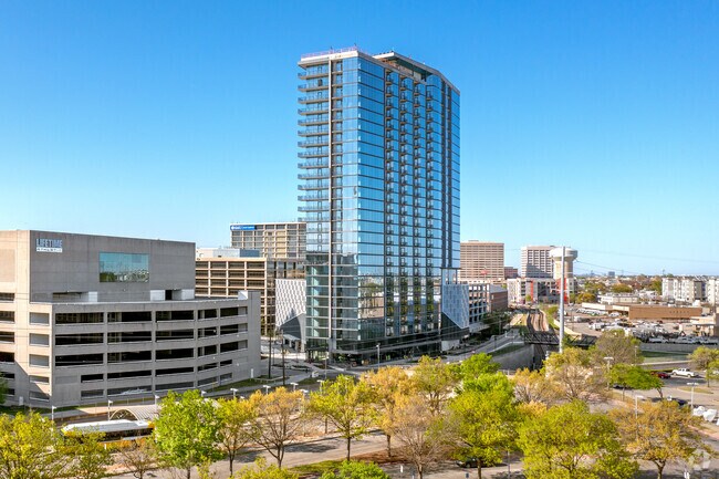 Building Photo - Eastline Residences