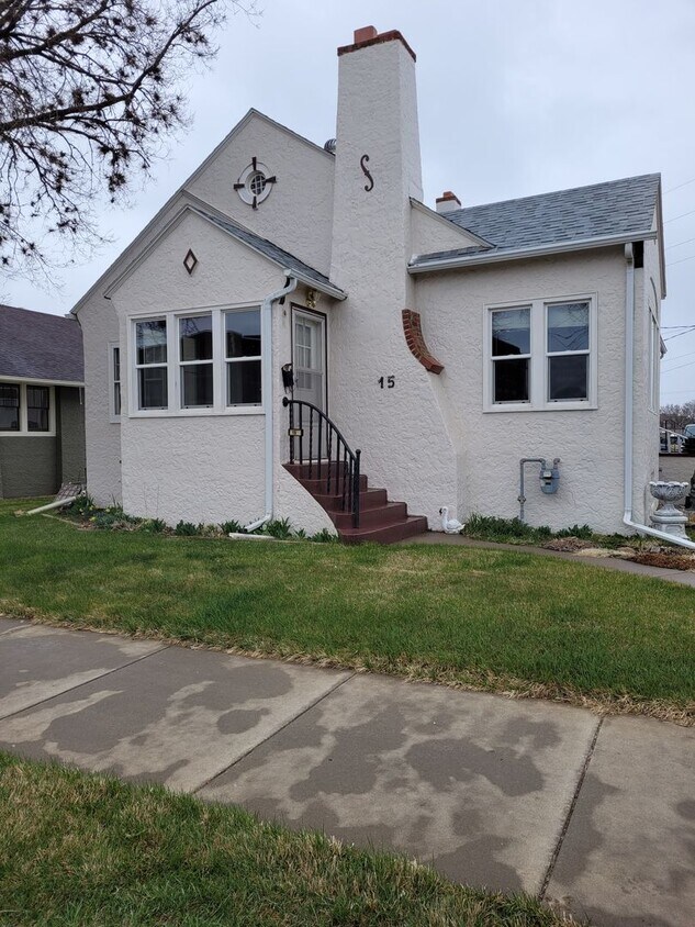 15 S Center Ave, Miles City, MT 59301 House Rental in Miles City, MT