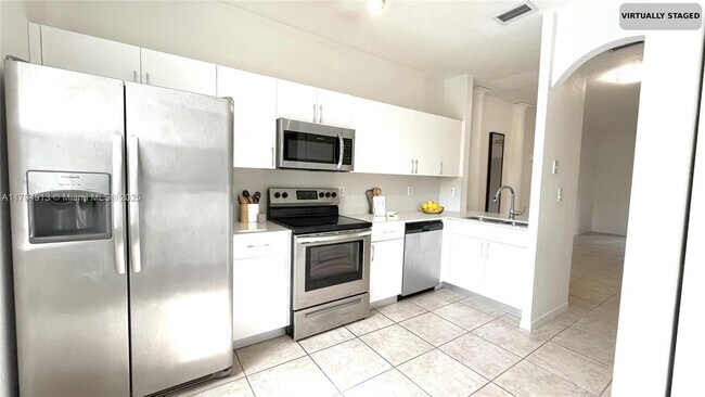 Building Photo - 5600 NW 114th Pl