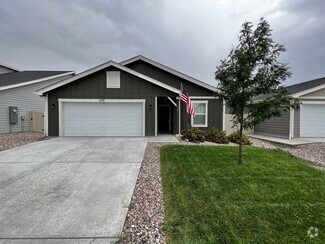 Building Photo - 609 Santa Fe Trail