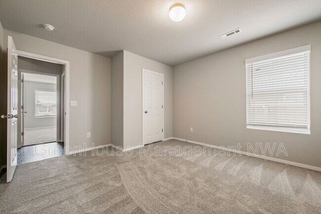 Building Photo - 1720 Eveningshade Ln