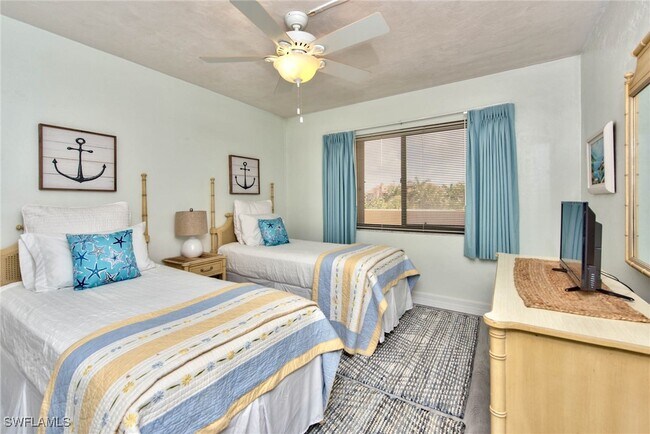 Foto del edificio - 7500 Estero Blvd