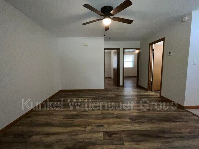 Foto del edificio - 223 N Virginia Ave