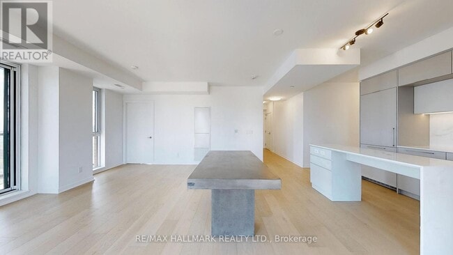 Photo du bâtiment - 185 Alberta Ave