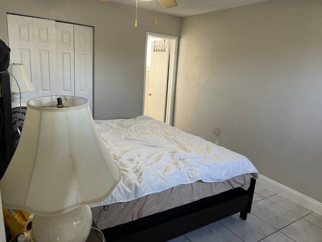 Foto del edificio - 6327 SW 2nd St