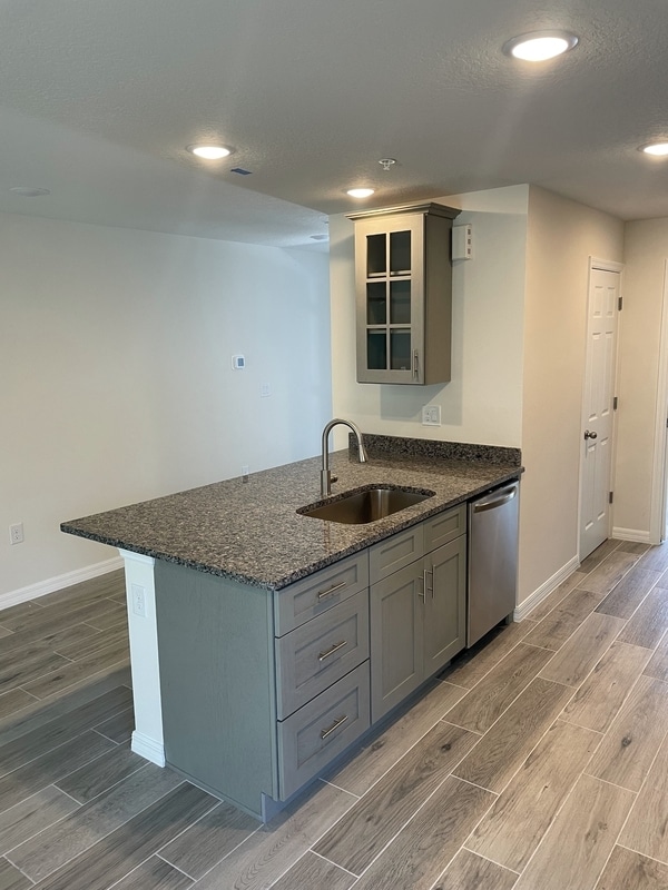 Building Photo - 2301 Fox Hollow Dr