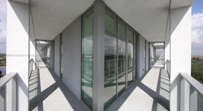 Building Photo - 2000 Metropica Wy
