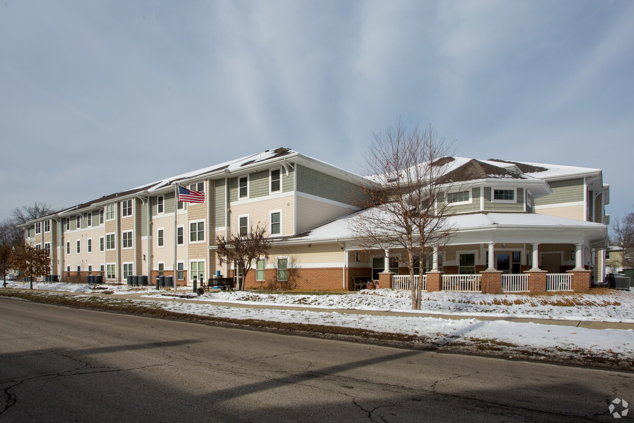 Primary Photo - Edison Place Senior Apartments