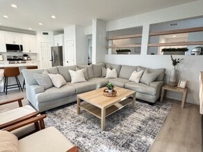 Building Photo - 297 Mildred St